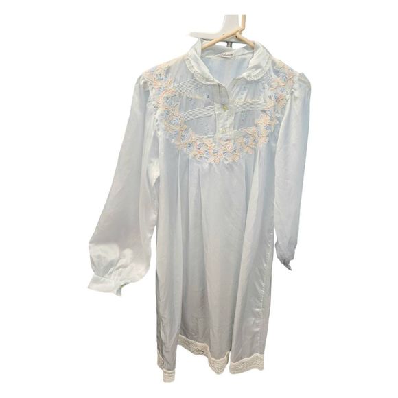Vintage Anna Light Blue Embroidered Nightgown size Large - Picture 3 of 8